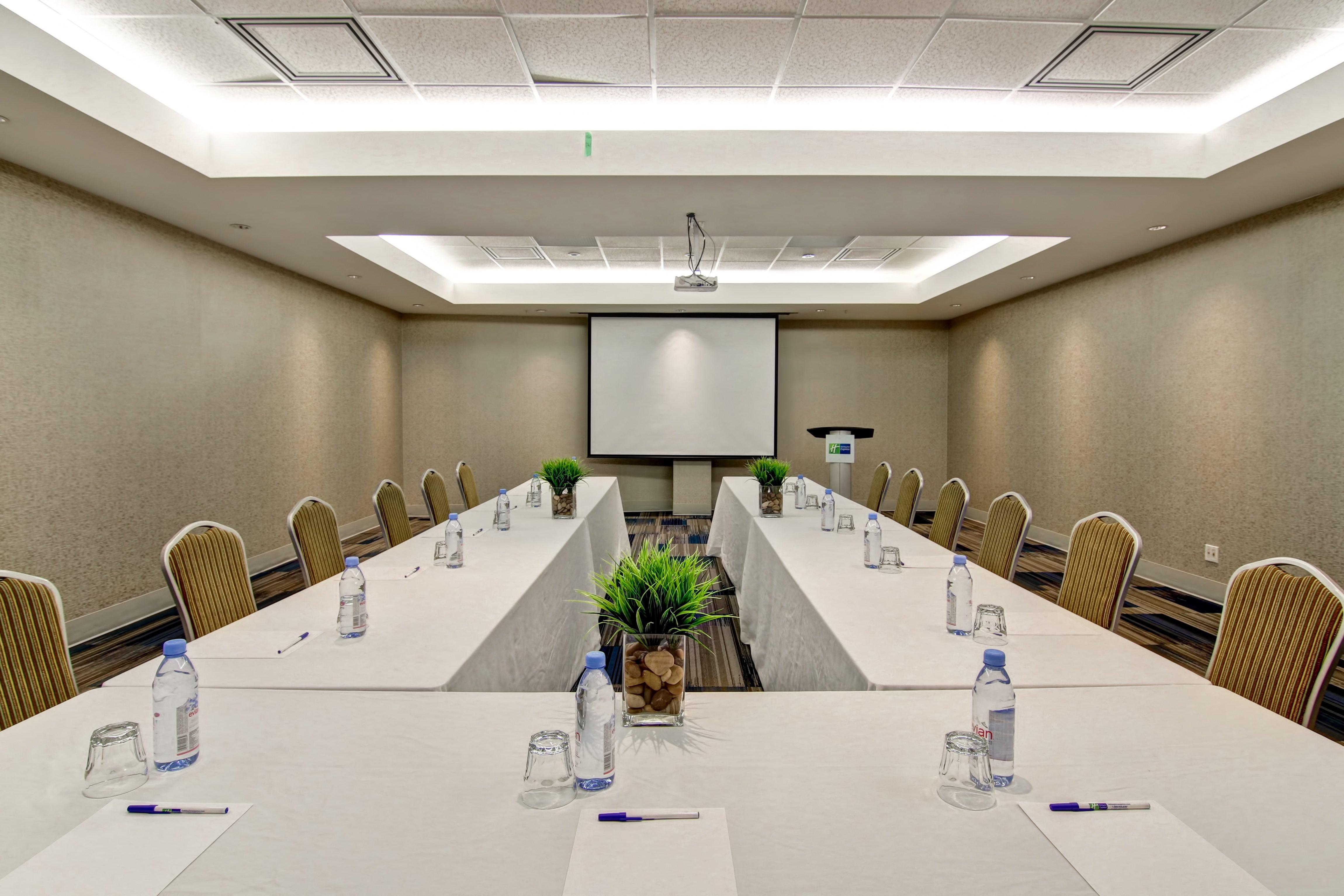 Holiday Inn Express Hotel & Suites Toronto - Markham By Ihg Richmond Hill Exterior photo