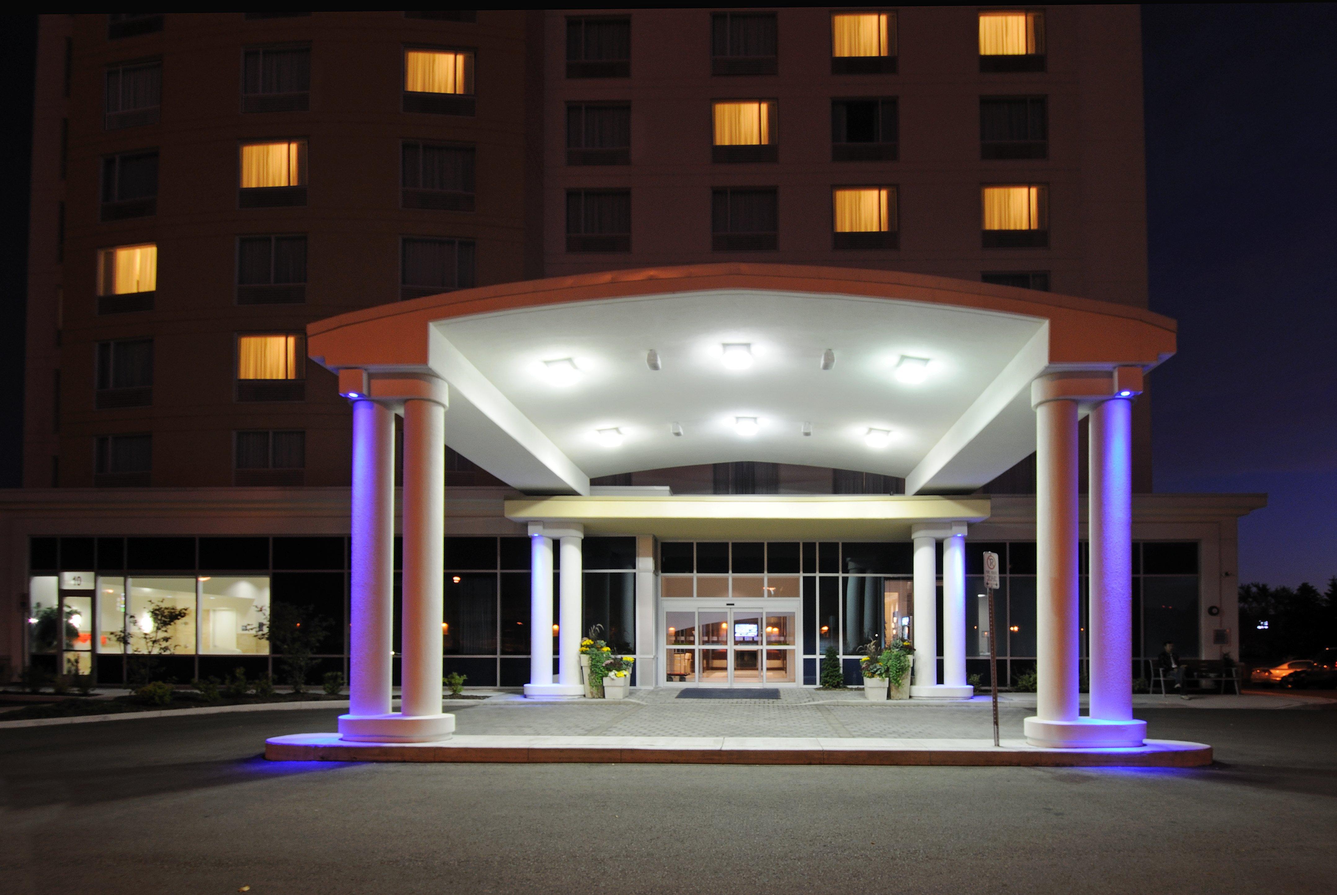 Holiday Inn Express Hotel & Suites Toronto - Markham By Ihg Richmond Hill Exterior photo