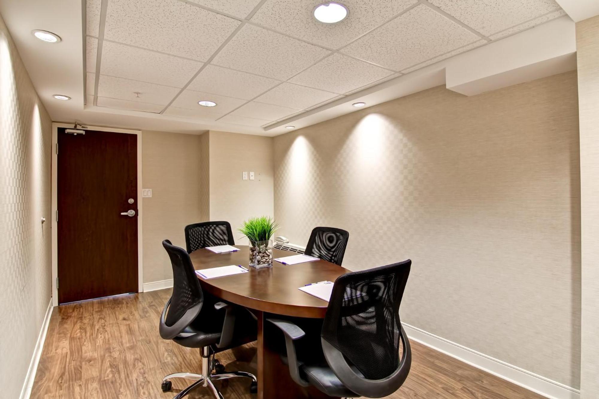 Holiday Inn Express Hotel & Suites Toronto - Markham By Ihg Richmond Hill Exterior photo