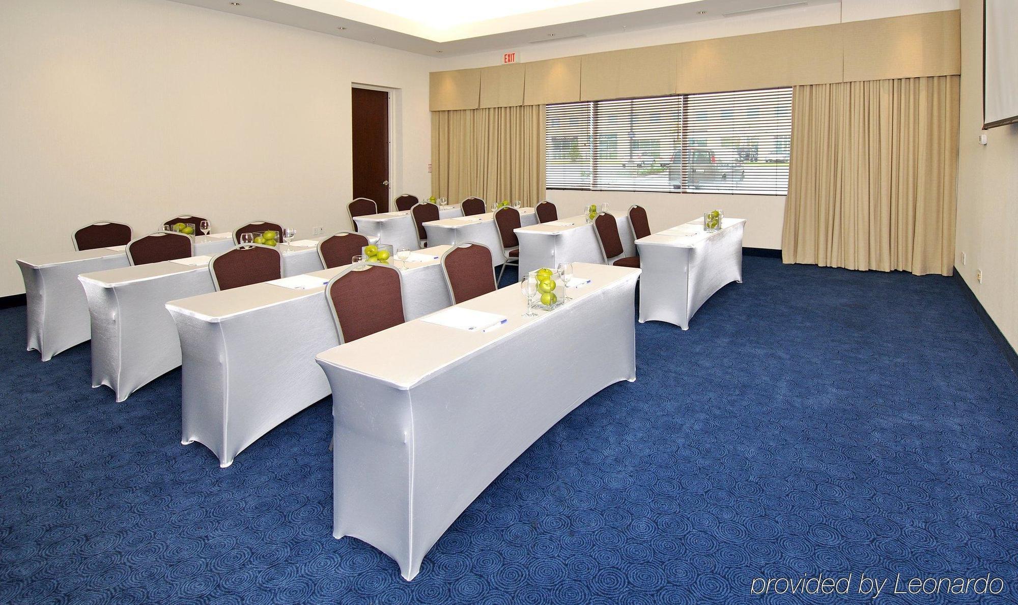 Holiday Inn Express Hotel & Suites Toronto - Markham By Ihg Richmond Hill Exterior photo
