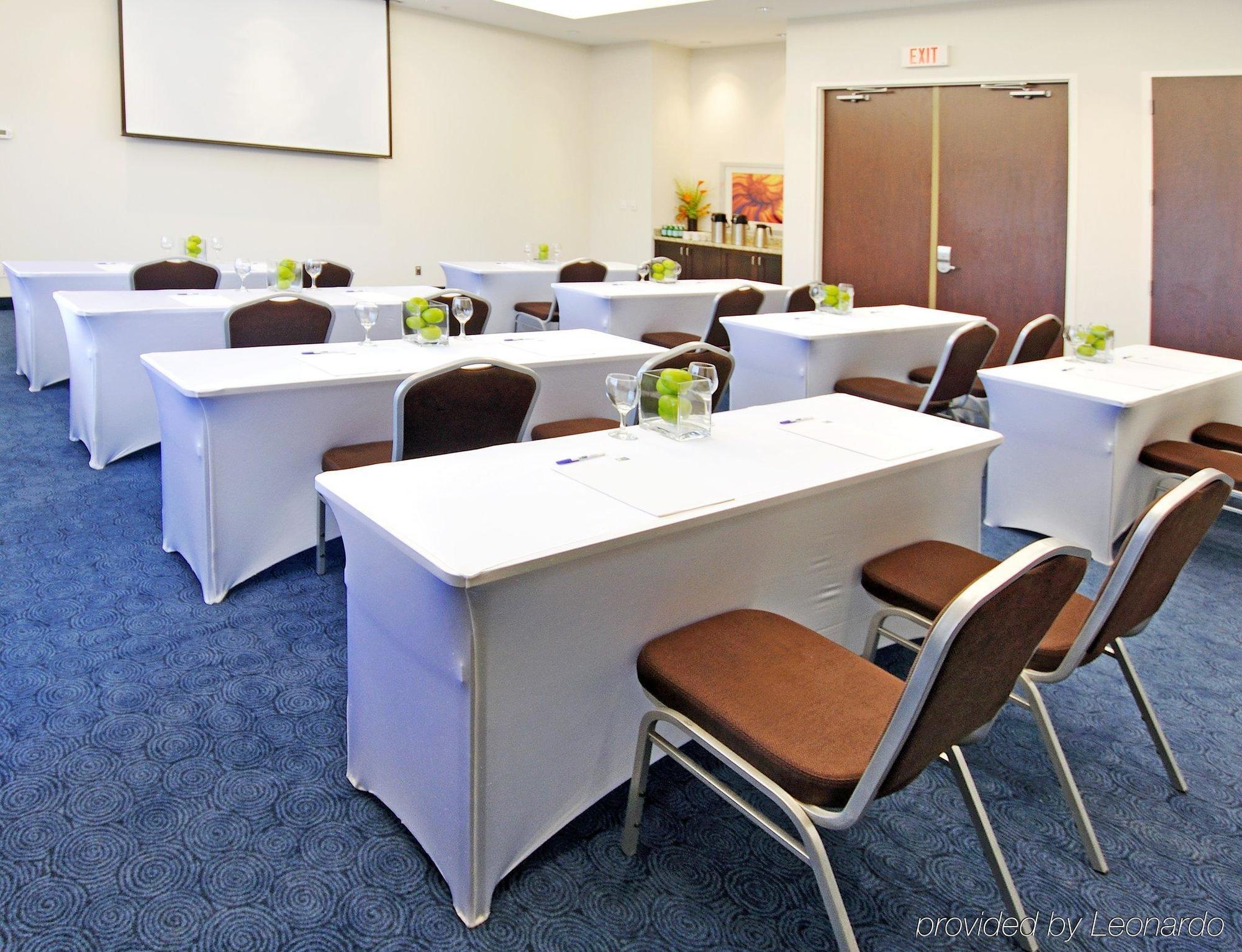 Holiday Inn Express Hotel & Suites Toronto - Markham By Ihg Richmond Hill Facilities photo